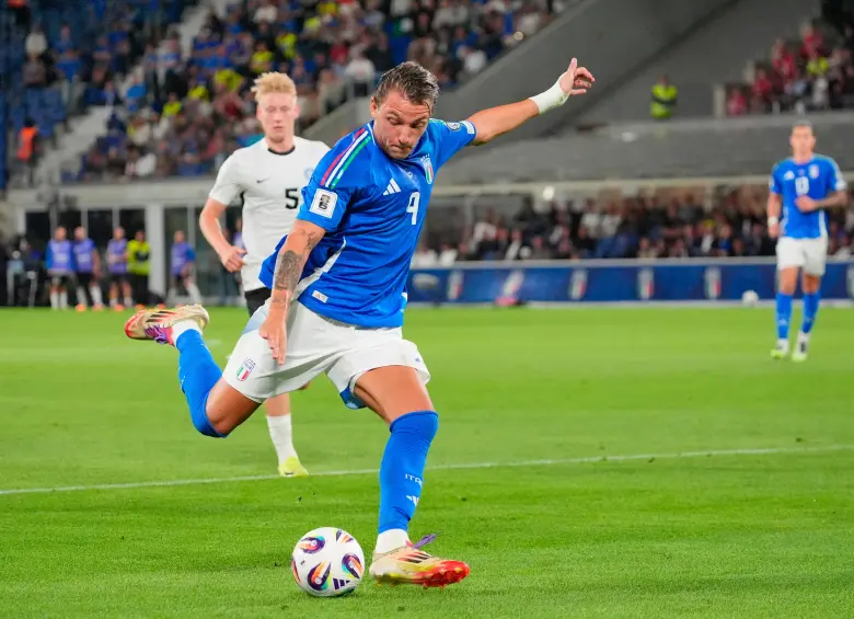 Italia busca volver a un Mundial después de doce años. La última vez que participó en una Copa del Mundo fue en Brasil 2014. Se quedó en el camino en los mundiales de Rusia 2018 y Qatar 2022. FOTO getty 