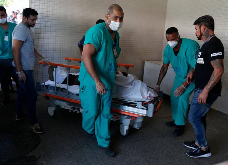 La mayoría de las víctimas fueron trasladadas a centros médicos de Río de Janeiro. Algunas están graves, por lo que el número de muertos podría aumentar. FOTO: EFE
