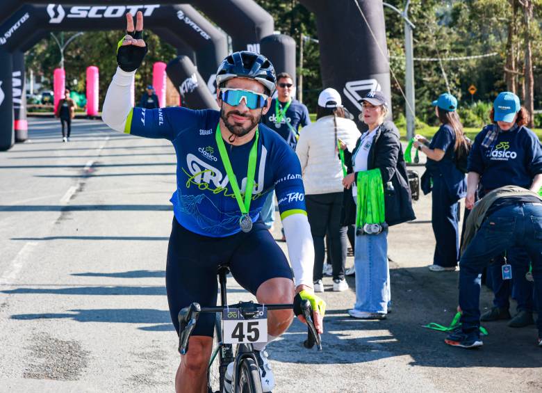 Miguel Pajón se impuso, en solitario, en el recorrido 63 kilómetros del Clásico EC. Foto: Manuel Saldarriaga Quintero.