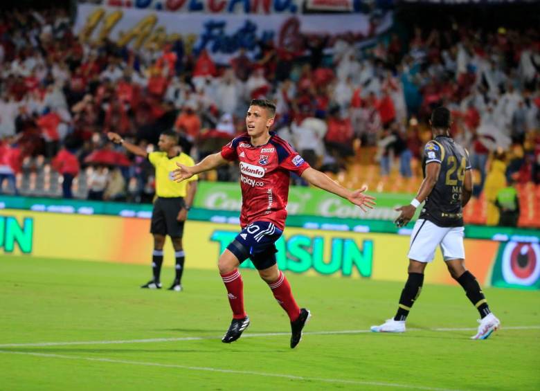 Miguel Monsalve anotó el primer gol del partido en el que el DIM se impone ante Águilas Doradas. FOTO: ESNEYDER GUTIÉRREZ