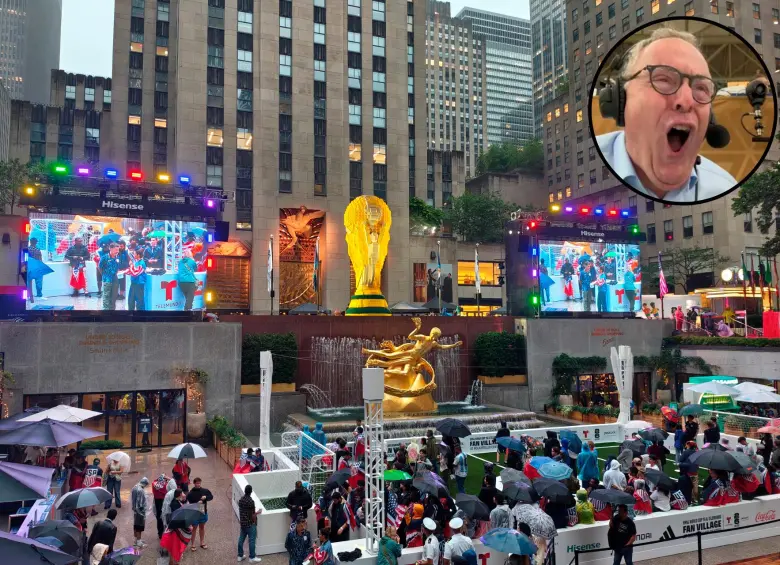 Así luce el Rockefeller Center en Nueva York con las transmisiones de Telemundo. En el círculo, uno de sus narradores, el argentino Andrés Cantor. FOTOS: Claudia Arango y pantallazo de video narración.