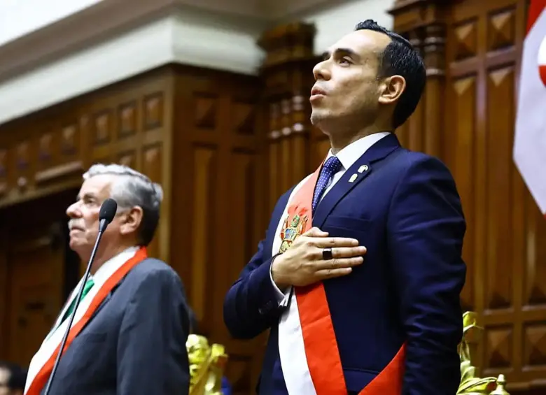 José Jerí Oré asumió la presidencia del Perú tras la vacancia de Dina Boluarte, en medio de denuncias judiciales y una profunda crisis política. FOTO: AFP.