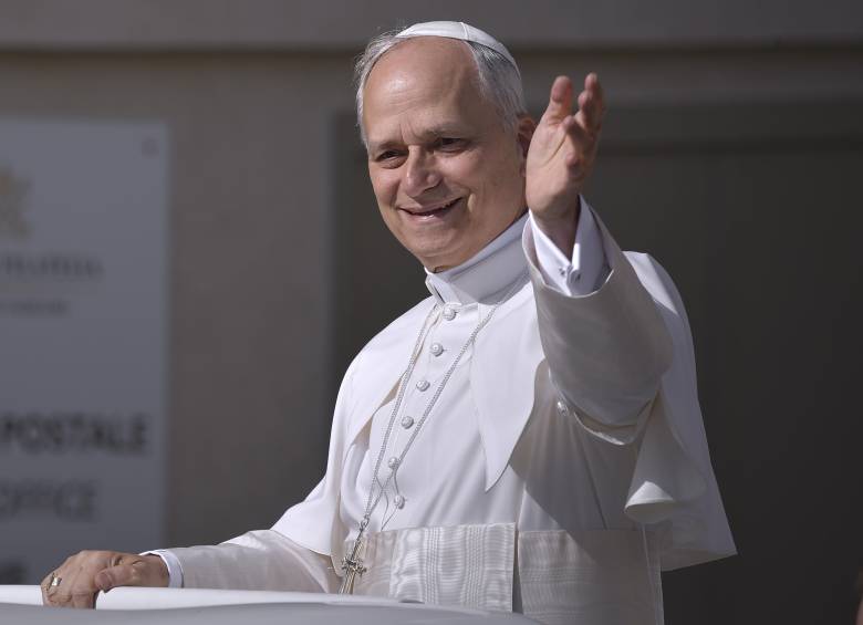 El papa León XIV celebra una misa en el comienzo de su pontificado, en la Plaza de San Pedro. Foto: Stefano Spaziani - Vaticano - Colprensa