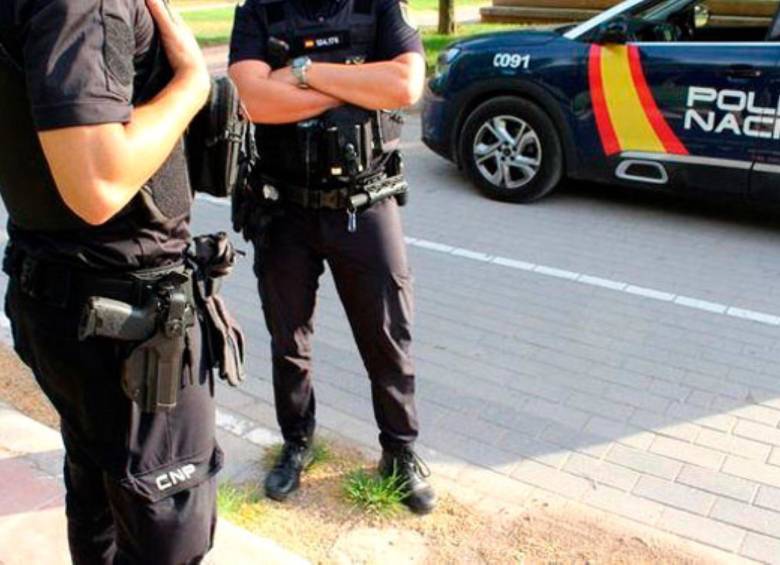 La policía española capturó al hombre de 39 años tras denuncias de la llegada de forma ilegal de jóvenes al país ibérico. Foto: referencia - redes sociales. 