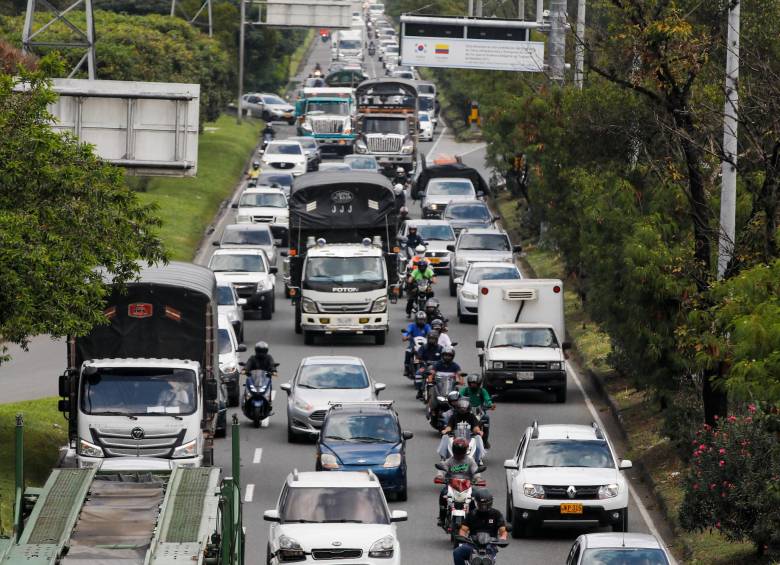 Las autoridades reiteran el llamado a transitar con precaución para evitar incidentes viales. FOTO: EL COLOMBIANO