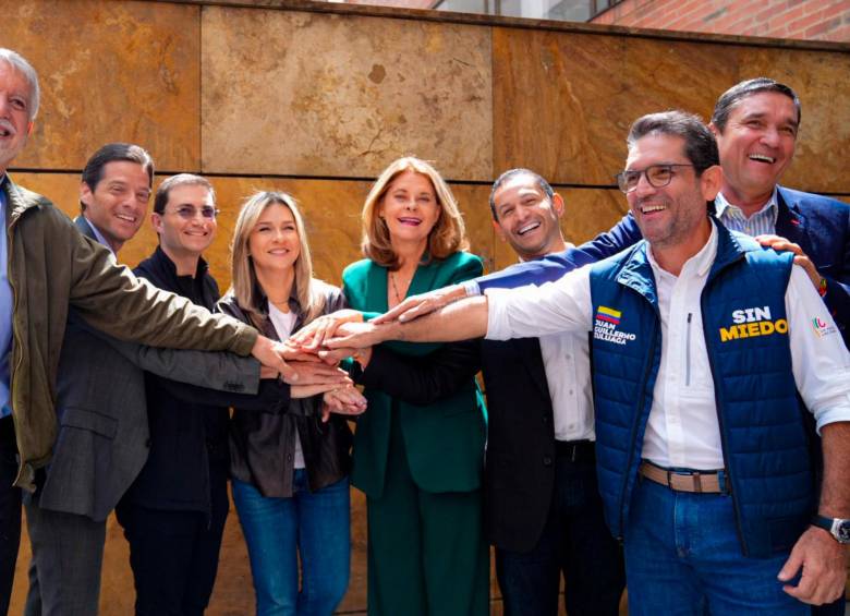 Mientras algunos en el naciente bloque abogan por la unidad antipetrista, otros mantienen disputas por el mecanismo para elegir candidato único. FOTO: X @VickyDavilaH
