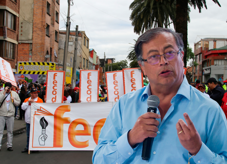 La donación fue entregada por Fecode al entonces gerente de la campaña Petro Presidente, Ricardo Roa. FOTOS CAMILO SUÁREZ Y COLPRENSA 