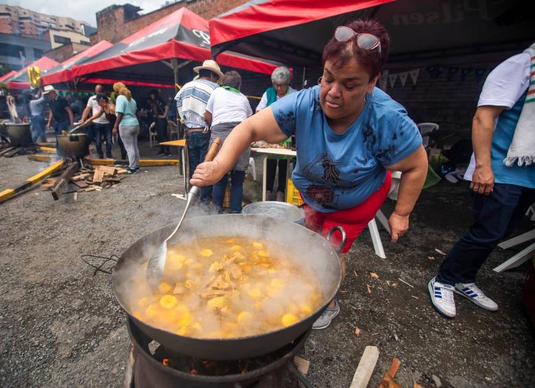 El Festival de sancochos se hace en Sabaneta desde el año 2001, en el marco de las Fiestas del Plátano. . Fecha de evento: 02/07/2023. Foto: Carlos Velásquez.