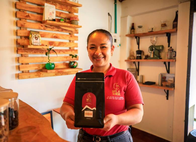 Café de Güíntar vende sus productos en Medellín, pero sus mejores clientes son los habitantes del corregimiento, donde es un emblema del territorio. FOTO CAMILO SUÁREZ