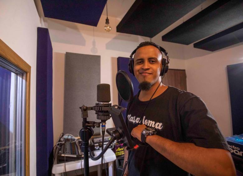 Tráfico es uno de los cantantes venezolanos que han trabajado en el estudio de Casa Loma. Ahora es uno de los docentes del proyecto. FOTO Carlos Velásquez