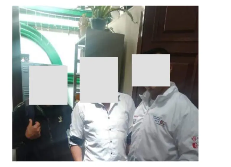 Una de las fotografías adjuntas sobre capacitaciones en barrios.