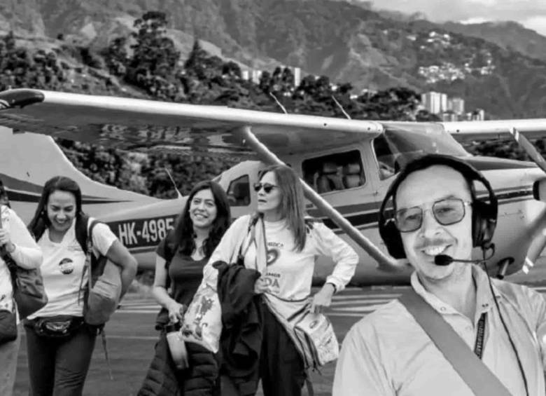 Perla Álvarez, Sandy García y María Guzmán, colaboradoras de Colmédica, así como Julissa Figueredo y el piloto Mehmet Cankaya, perdieron la vida en el siniestro. Foto: Alcaldía de Condoto/Ilustración EL COLOMBIANO.