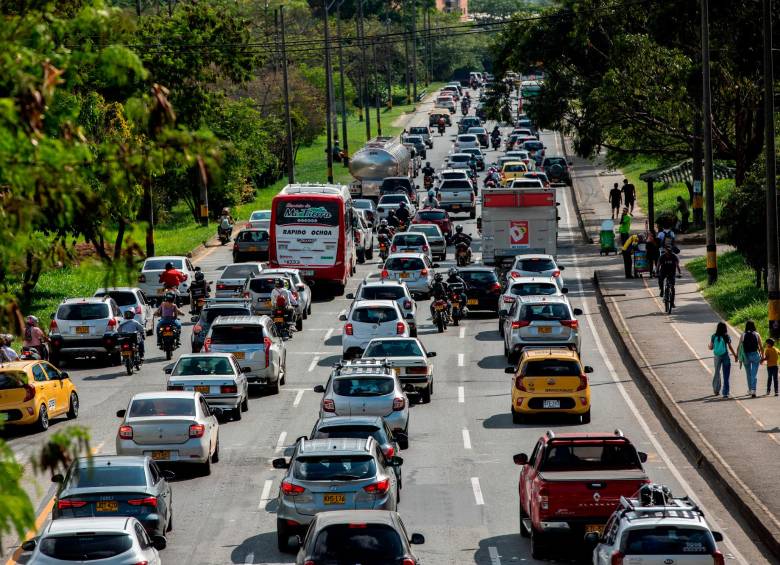 La medida de pico y placa rige en los 10 municipios del territorio metropolitano. FOTO Camilo Suárez