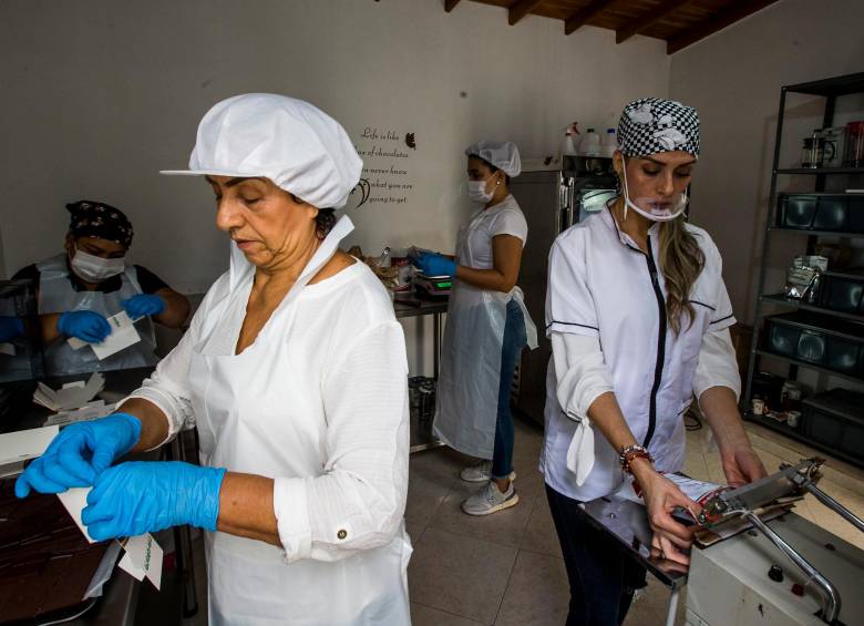 Según Interactuar el 35,9 % de las microempresas son del sector comercio, el 27,9 % de servicios, el 24,2 % del agropecuario y el 12 % del industrial. FOTO julio césar herrera