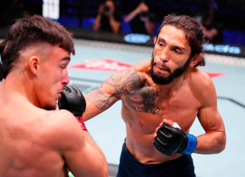 Javier Reyes festejando su elección para la UFC. FOTO: GETTY