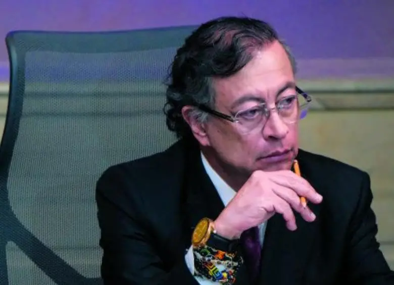 La Contraloría advirtió que, antes de esta ley, el Gobierno firmó 164 mil contratos por $14,8 billones en un mes. FOTO presidencia 