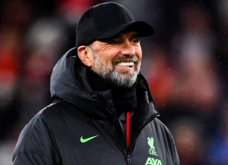 El entrenador del Liverpool, Jürgen Klopp, se volvió viral en redes sociales después de revelar una de sus instrucciones en charla técnica en medio de una entrevista. FOTO: TWITTER LIVERPOOL