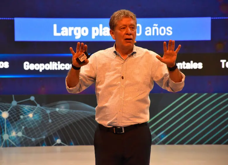 El presidente de la Andi, Bruce Mac Master, durante la apertura del foro de Salud del gremio de los empresarios. FOTO CORTESÍA