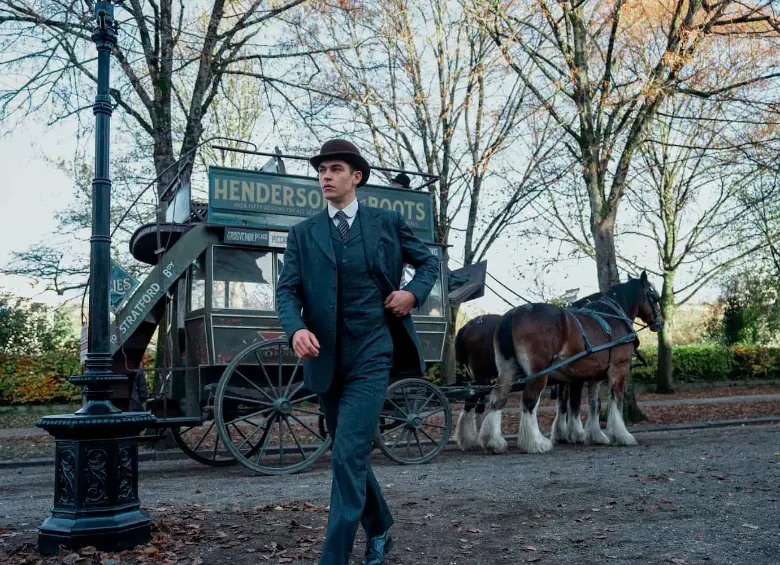 El actor Hero Fiennes-Tiffin es el protagonista de El joven Sherlock, la serie sobre el detective. FOTO: Daniel Smith / Prime Video