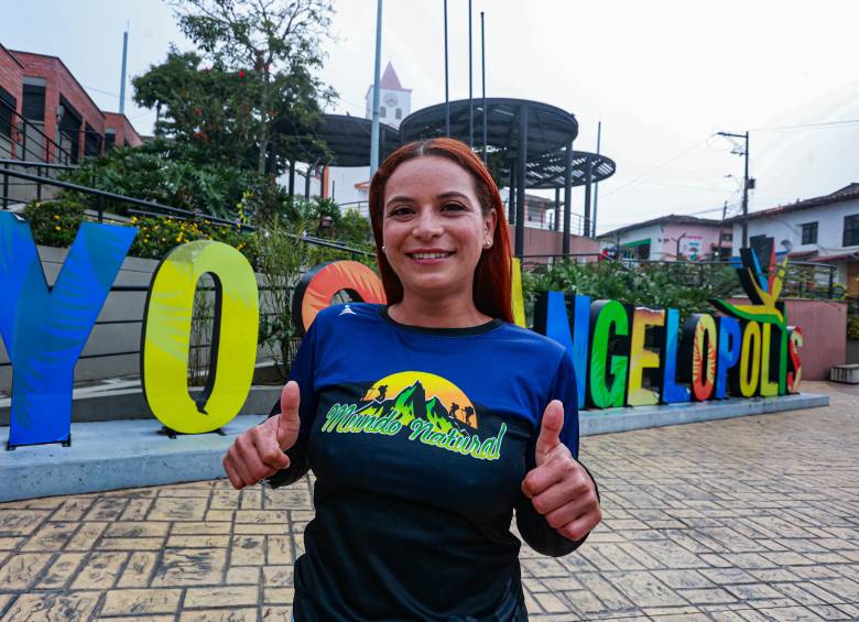 Alejandra Montaño mezcla su actividad económica entre el Charco El Loco y Mundo Natural, una combinación que destaca lo mejor de Angelópolis. FOTO MANUEL SALDARRIAGA