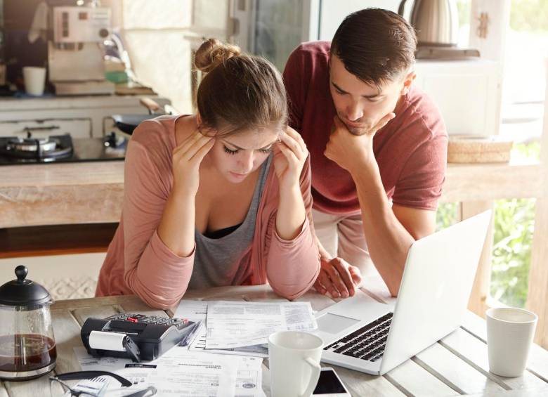 La combinación de inflación, tasas altas e impuestos reducirá el margen de maniobra de los hogares urbanos. FOTO: CORTESÍA