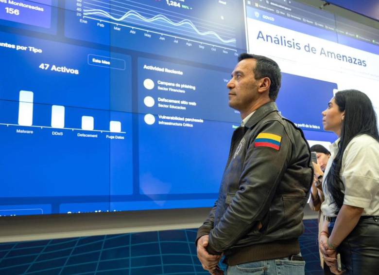 Los ministerios de TIC y Defensa lanzaron el primer Puesto de Mando Unificado Cibernético, una infraestructura de análisis en tiempo real capaz de detectar vulnerabilidades. FOTO: Colprensa