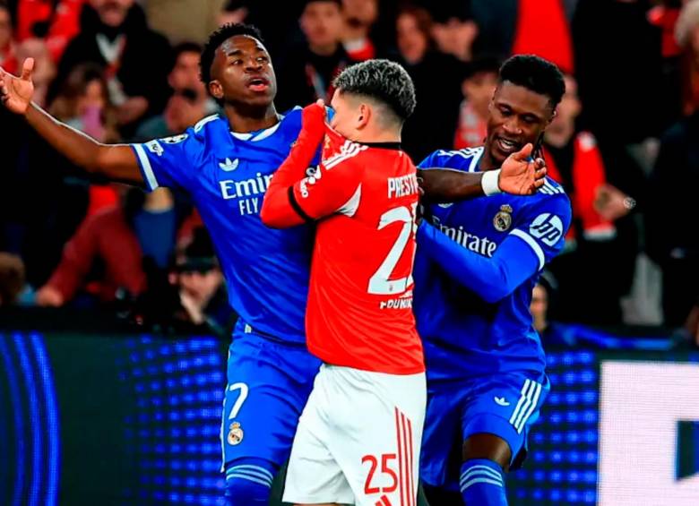El futbolista brasieño Vinícius Júnior tuvo un enfrentamiento con el argentino Gianluca Prestianni en el partido Real Madrid-Benfica. Foto: Getty