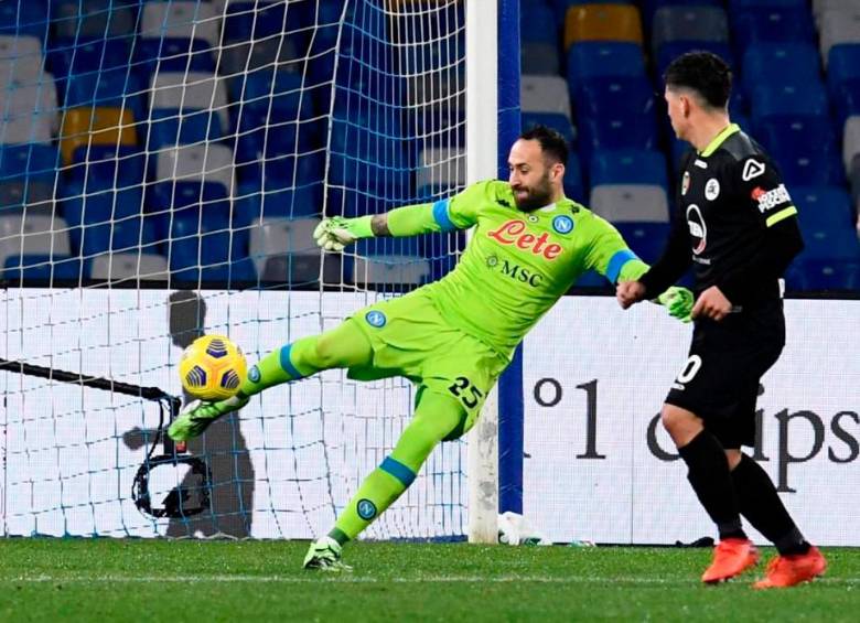 David Ospina ajustó 100 partidos con el equipo italiano, en 37 de ellos ha logrado dejar su portería invicta. 