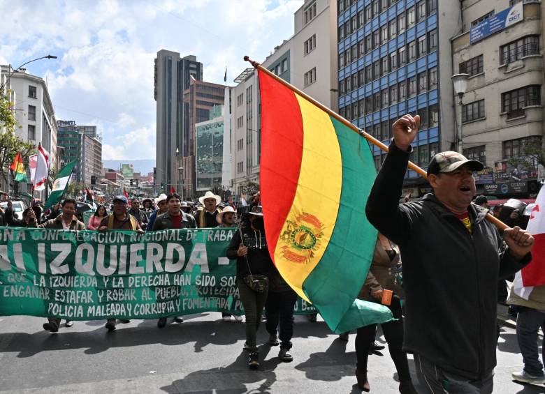 Tras el fallido golpe de Estado, Bolivia elevó aún más la tensión en el país, agobiado por la falta de dólares y combustible. FOTO: AFP.