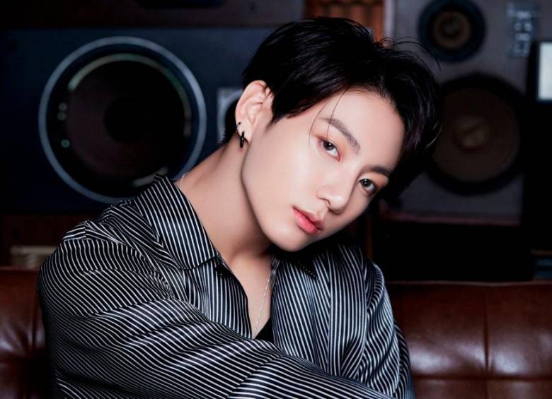 El cantante y bailarín de BTS ya llegó a Qatar para presentarse el próximo domingo 20 de noviembre en la inauguración del Mundial de Fútbol 2022. FOTO: REDES SOCIALES