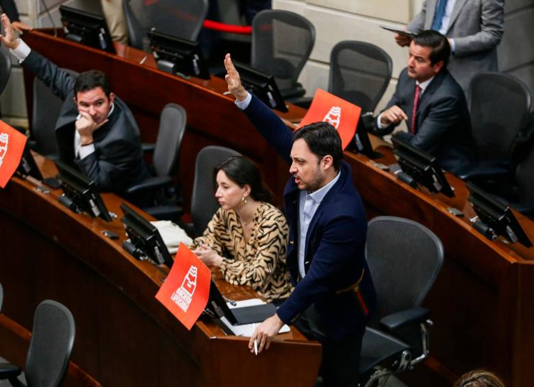 La oposición pidió una sesión informal para que, antes de debatir, sean escuchados voceros de sectores económicos, sociales y académicos que tengan que ver con el asunto pensional. FOTO:COLPRENSA