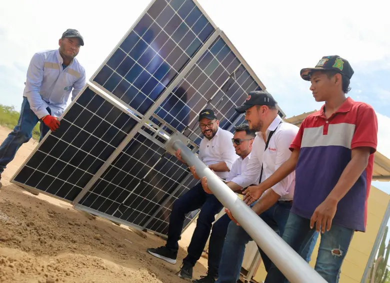 Los anuncios fueron realizados durante la inauguración del Sistema Solar Fotovoltaico Centralizado Michi Kai, ubicado en la comunidad de Joumana, corregimiento El Pájaro, en Manaure (La Guajira). FOTO: MinEnergía.
