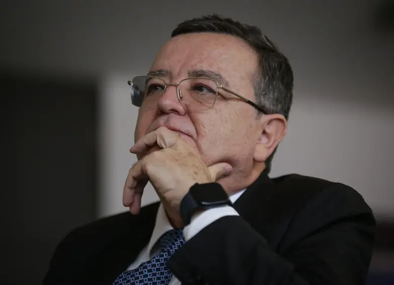 El presidente de la JEP, Alejandro Ramelli, aseguró que la jurisdicción cuenta con varios blindajes constitucionales e internacionales que impiden su eliminación por decisión unilateral del Gobierno. FOTO Colprensa