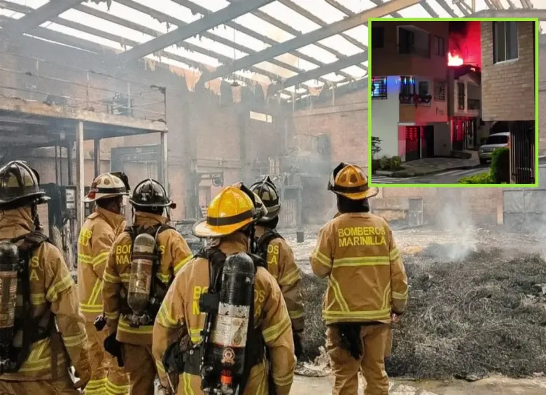 Adelante, el incendio del barrio Alcalá de Envigado. Atrás, bomberos de Marinilla atendiendo la emergencia. FOTO: imágenes tomadas de redes.