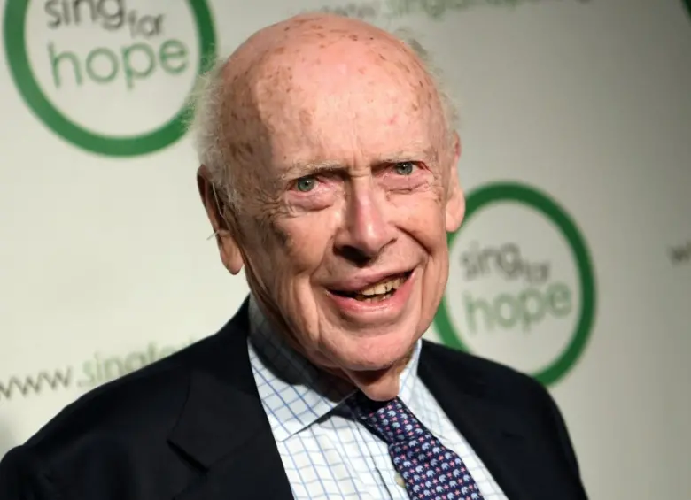 Su legado se vio empañado en años posteriores después de que fuera noticia por polémicos comentarios racistas, sexistas y homófobos que menospreciaban a varios grupos de personas. FOTO: AFP