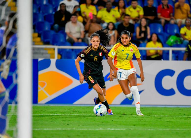 María Alejandra Baldovino es la goleadora del Sudamericano. El nuevo talento del fútbol femenino se lució ante Perú. FOTO cortesía fcf