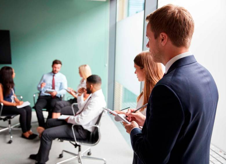 Las entrevistas assessment ponen a prueba las habilidades de un candidato mediante ejercicios prácticos. FOTO: SHUTTERSTOCK