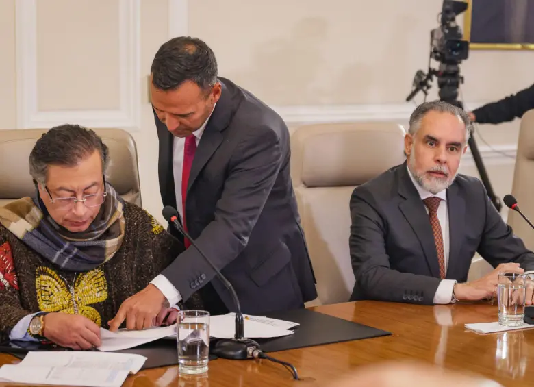 En el último Consejo de Ministros el presidente Gustavo Petro regañó a algunos ministros por no cuadrar su agenda para estar presente en dichas reuniones. Foto: Presidencia