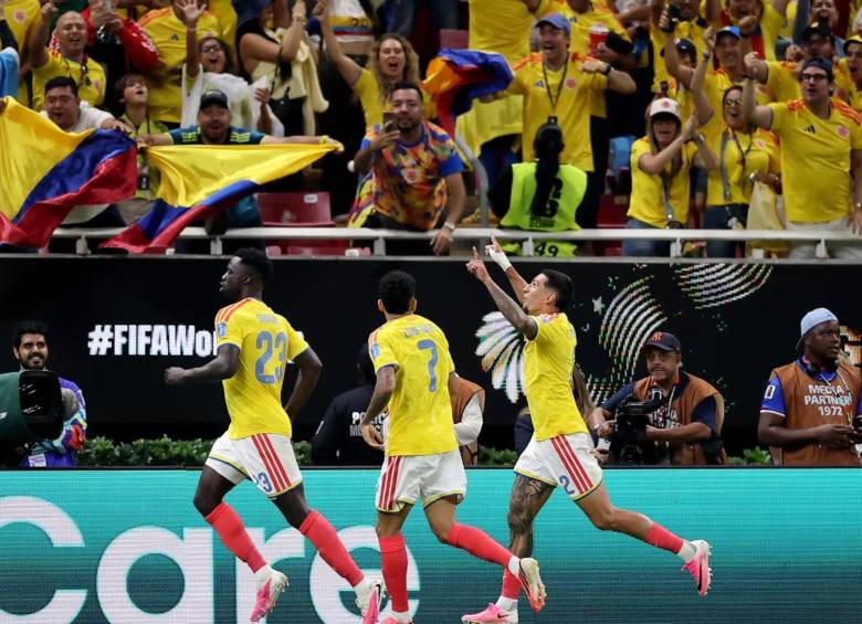 Daniel Muñoz anotó su segundo gol con la Selección Colombia en el Mundial 2026. FOTO: Fifa