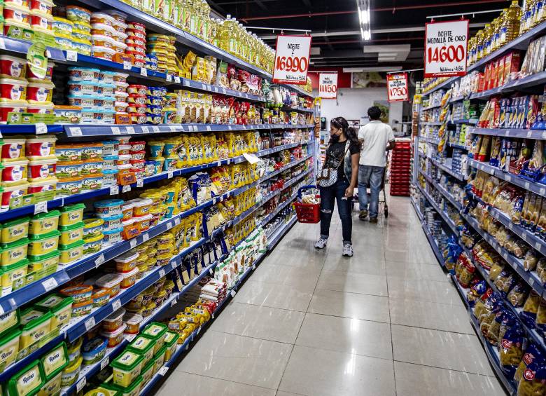 Según el Dane, la inflación de agosto en Colombia estuvo impulsada principalmente por la categoría de alojamiento, agua, electricidad, gas y otros combustibles, seguida por alimentos y bebidas no alcohólicas. FOTO: Archivo EL COLOMBIANO