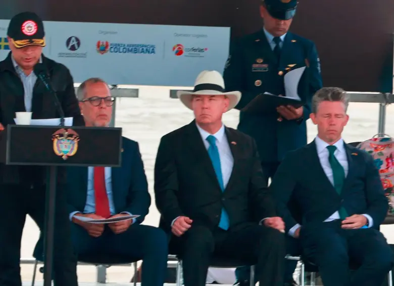 En el evento inaugural de la Feria Aeronáutica 2025 brillaron por su ausencia el gobernador de Antioquia y el alcalde de Rionegro, en medio de la polémica por las invitaciones. FOTO: JULIO CÉSAR HERRERA