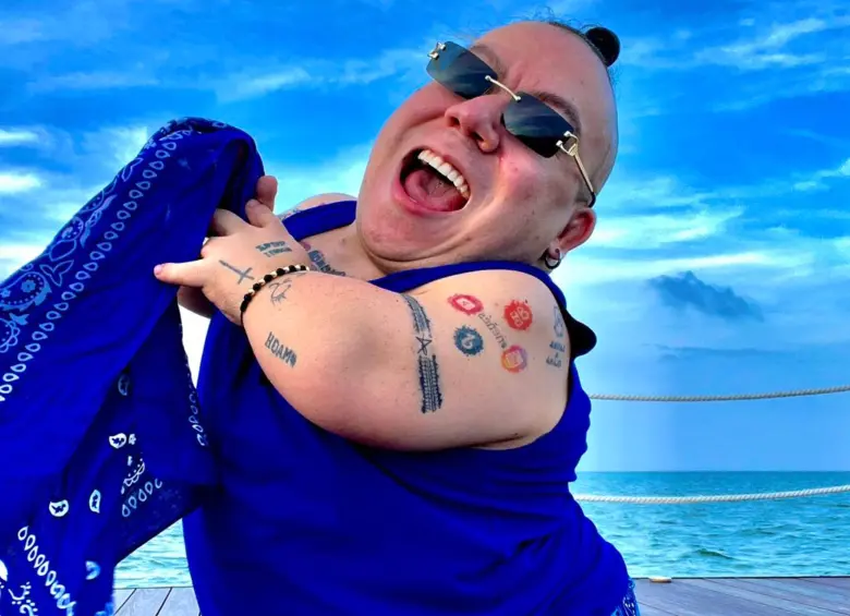 David Alejandro Peláez Marín, más conocido en el universo digital como Alejo Little, vivió con displasia ósea, una condición genética que limitó su estatura a 90 centímetros. FOTO: Tomada de redes sociales @alejolittle