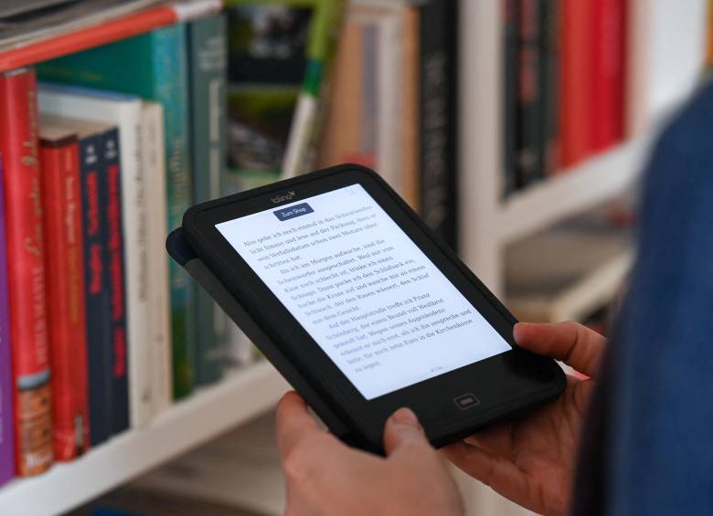 El 93,2% de las ventas de libros digitales en Colombia se concentra en contenidos técnico-científicos y educativos. FOTO AFP