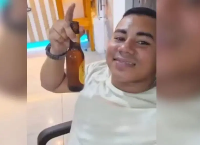 Según las autoridades, el escolta fue atado, torturado y después ultimado con un disparo en la cabeza. FOTO: Redes sociales Víctor Guerrero