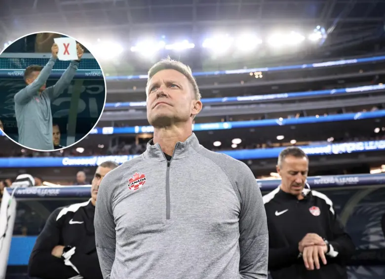 Jesse Marsch implementó una nueva forma de dirigir usando hojas de papel en el partido entre Canadá y México por la Nations League de la Concacaf: Fotos: Getty Images y captura de pantalla video