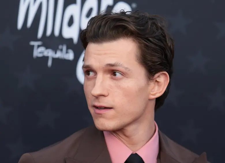 El actor británico espera poder construir una escuela de elite en la ciudad de Londres. FOTO: Redes sociales Tom Holland