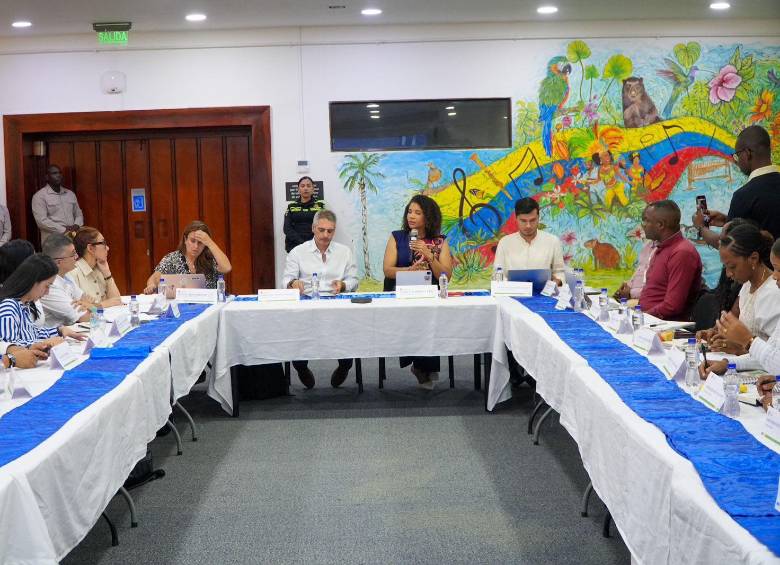 El gobernador de Antioquia, Andrés Julián Rendón, y la gobernadora del Chocó Nubia Carolina Córdoba. FOTO: REDES SOCIALES GOBERNACIÓN DEL CHOCÓ