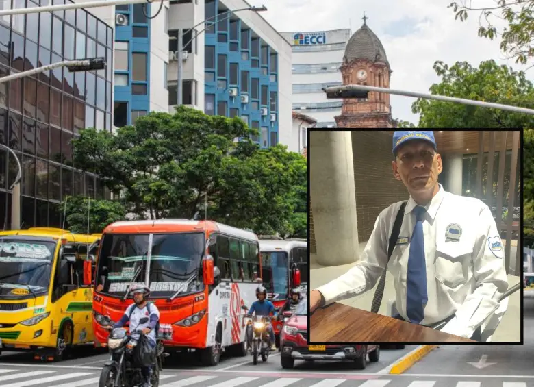 Adelante, el hombre atacado en pleno Centro. Atrás ,cruce de la Avenida Oriental con la calle La Playa, donde se dio el suceso. Foto: EL COLOMBIANO