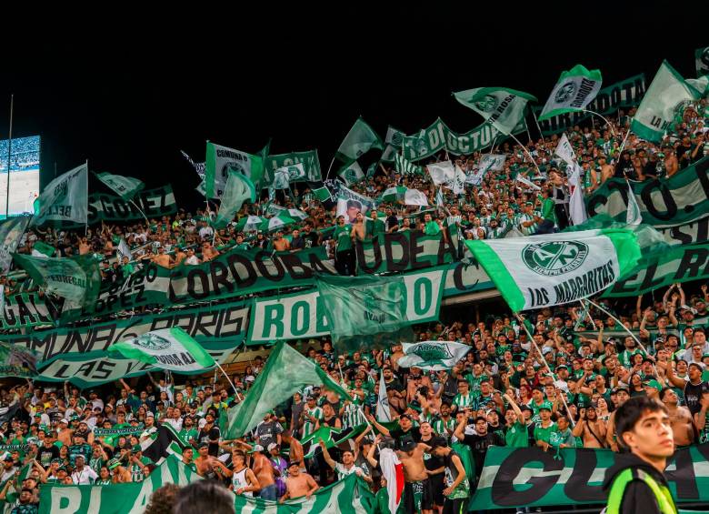 El acompañamiento de la hinchada ha sido crucial para la buena campaña del verde en casa. FOTO CAMILO SUÁREZ
