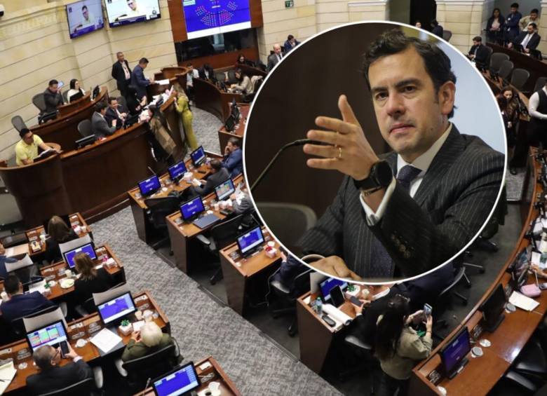 El ministro del Interior, Rodrigo Lara, radicó en el Congreso la ley anti mermelada. Fotos: Colprensa